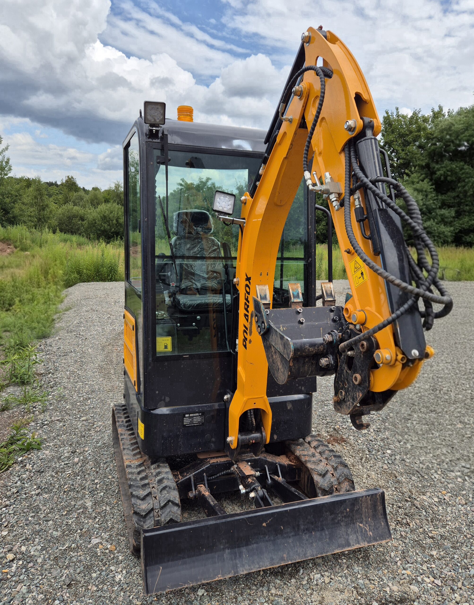 Pásové minirypadlo s kabinou 2t (NM-E20)