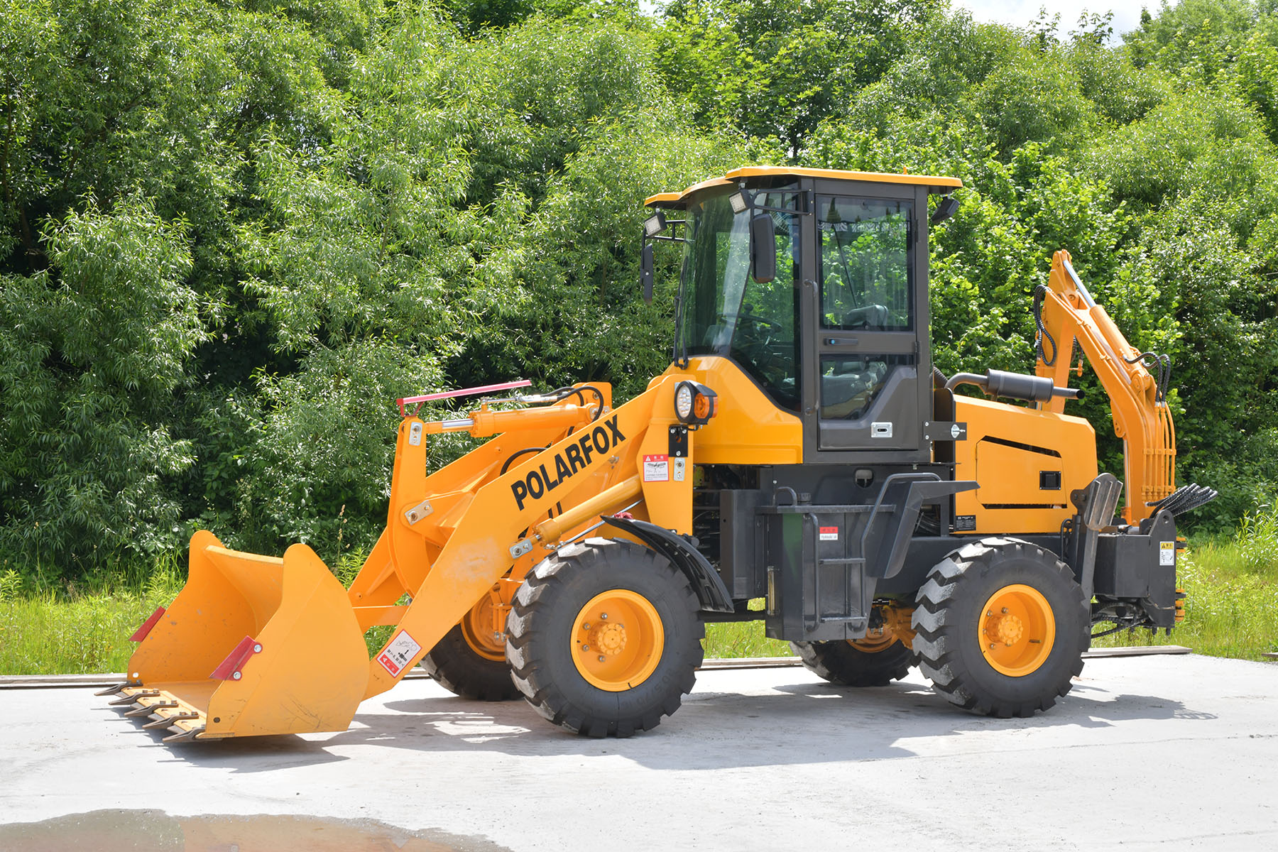 Traktorbagr NM-BL1020